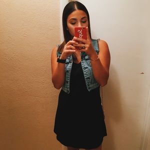 Sleeveless jean jacket